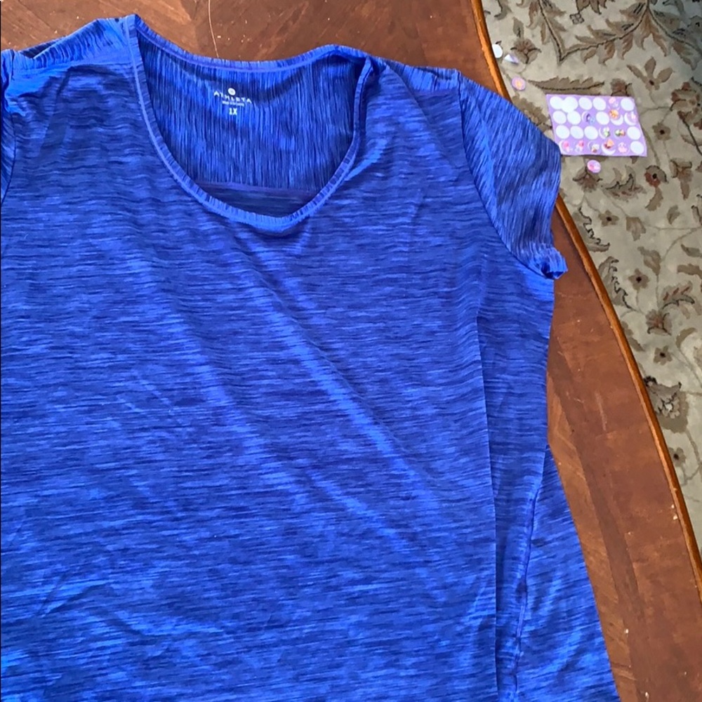Athleta shortsleeved workout shirt